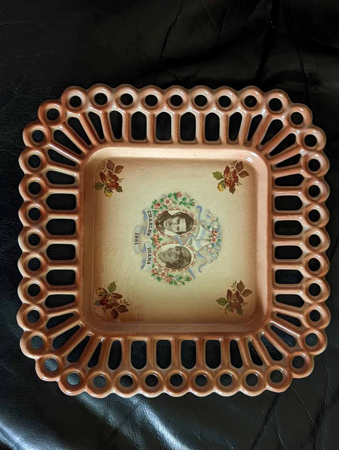 Vintage Charles and Diana Wedding Commemorative Dish thumbnail