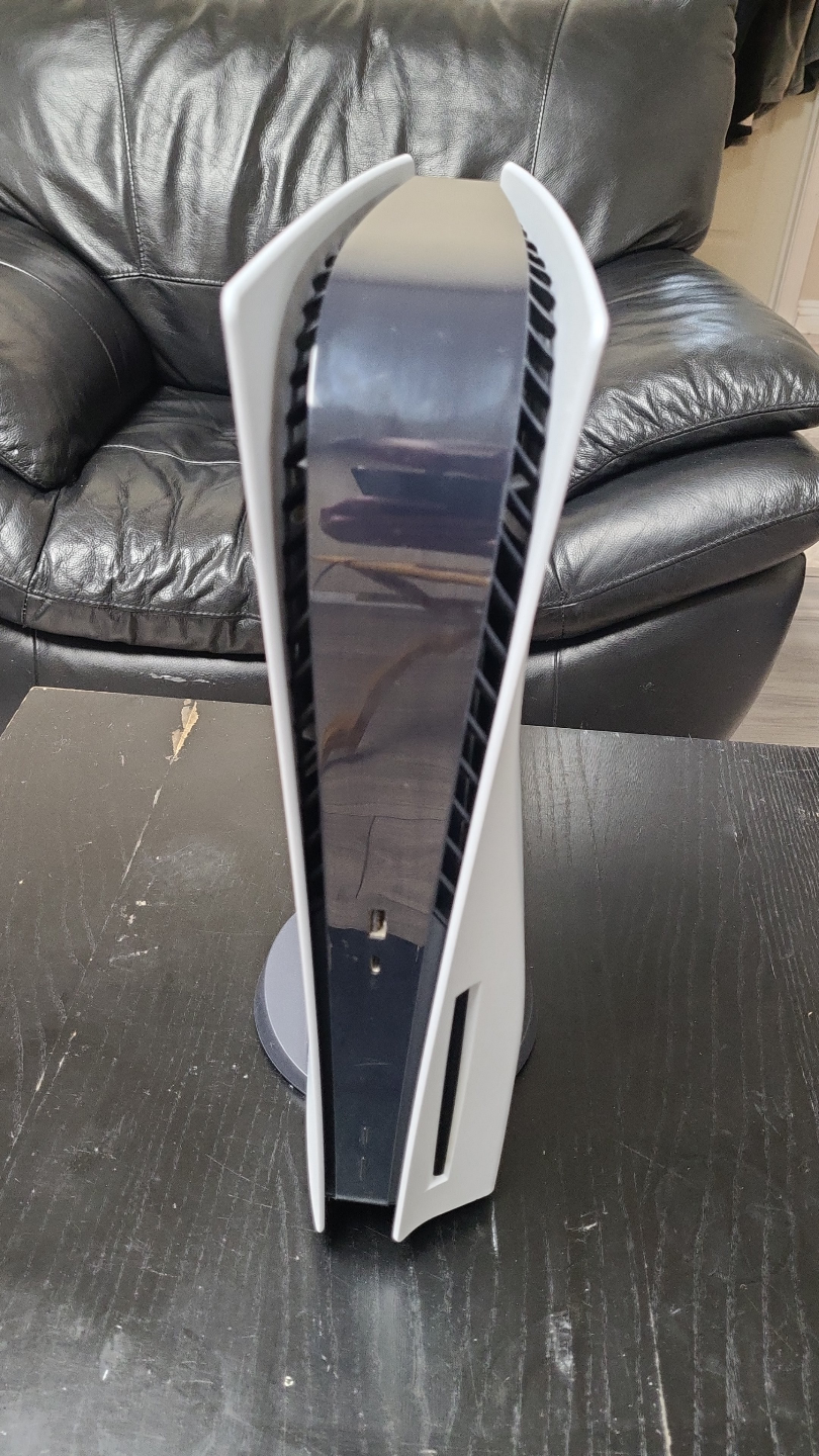 PS5 825gb disc version with 2 controllers, 2TB external HDD