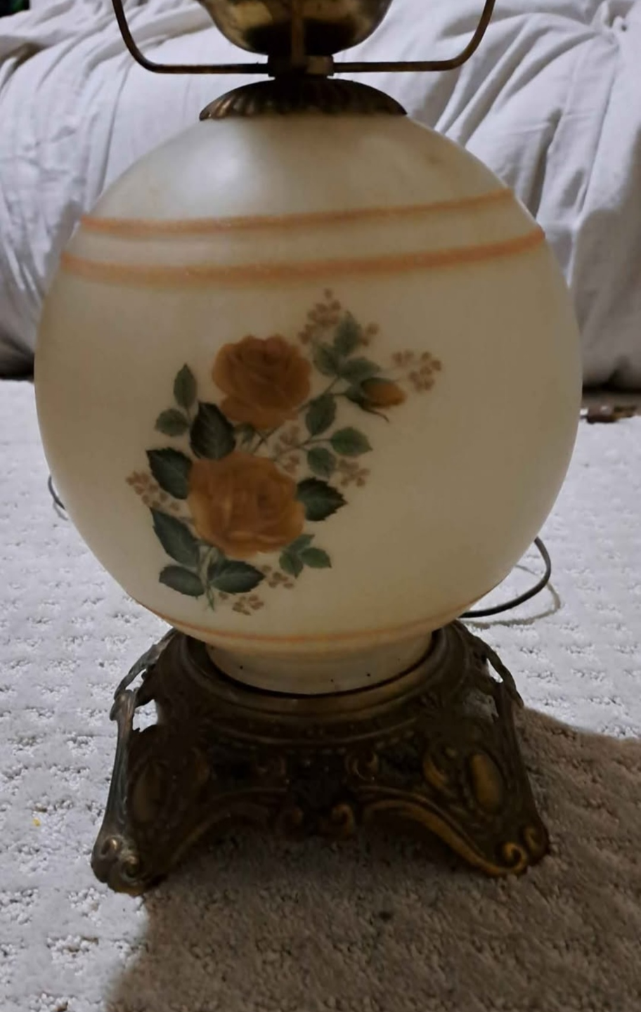 Large Floral Milk Glass Mid Century Rose Glass Lamp - photo 5