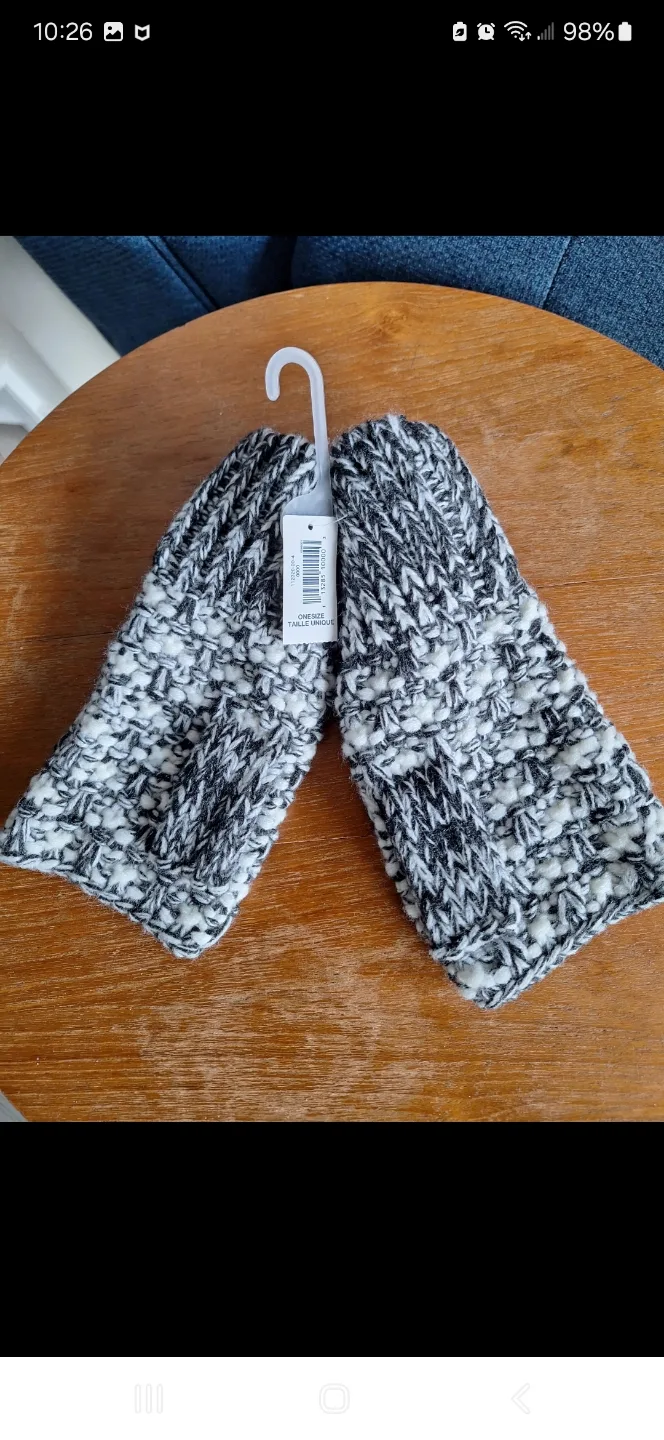 Women's Winter Gloves Bundle - Three Pairs image indicator(2)