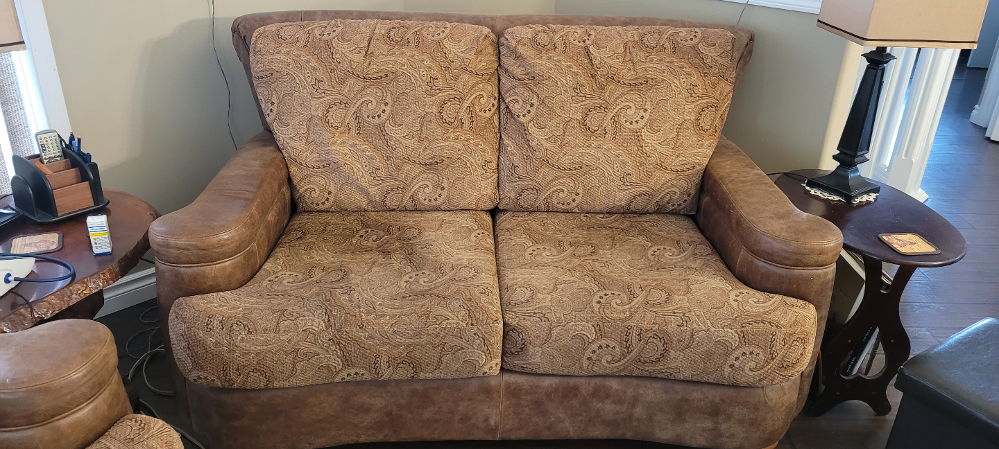 2 Love Seats - Brown Leather and Fabric - photo 2