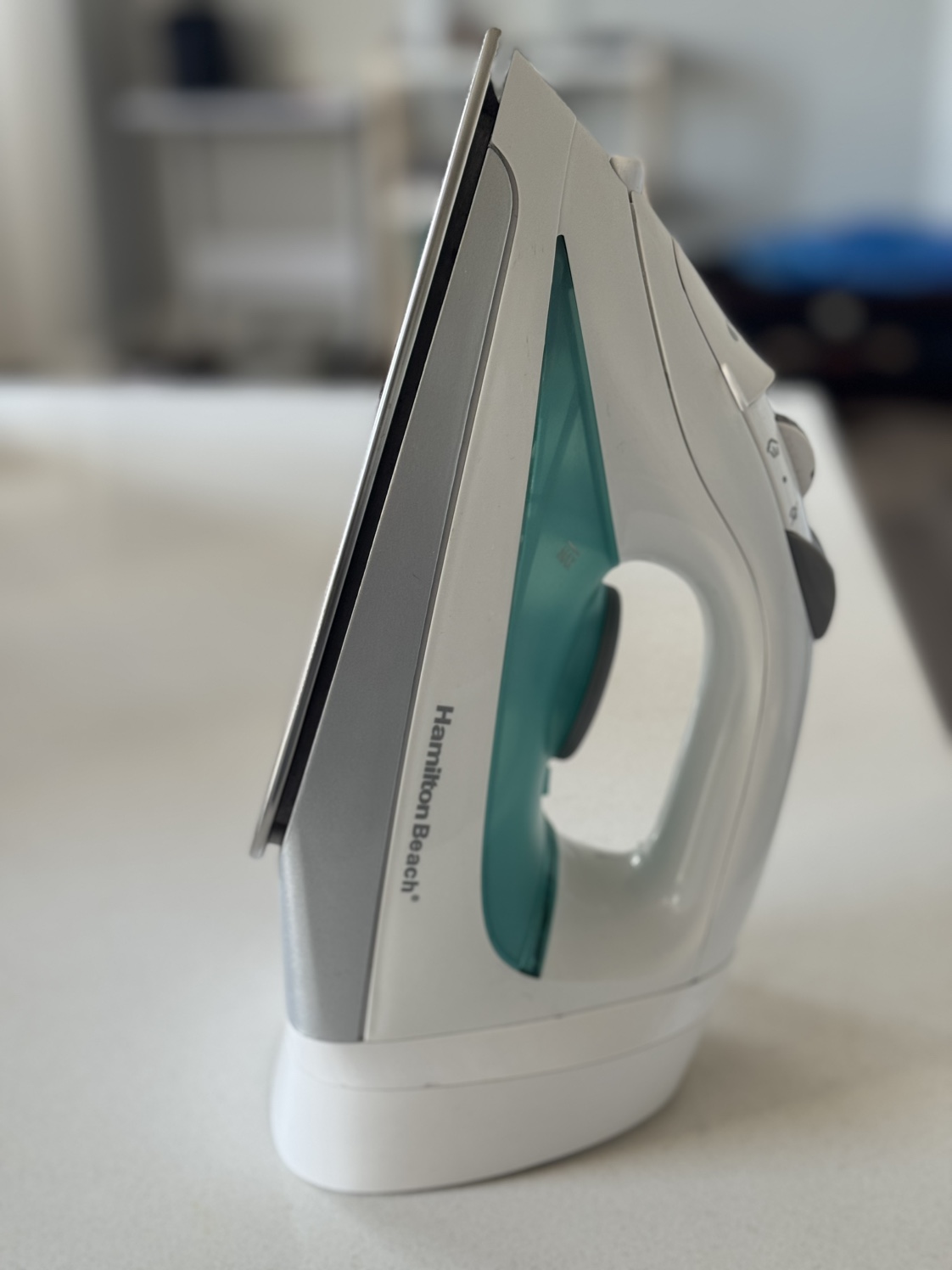 Hamilton Beach Retractable Cord Steam Iron-1200 watts-White - photo 3