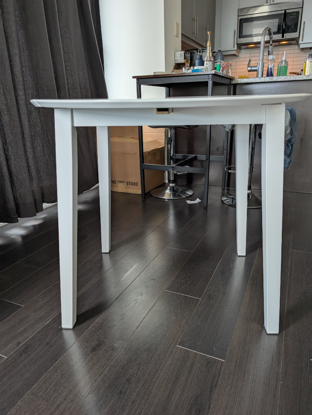 White Round Drop Leaf Dining Table - photo 3