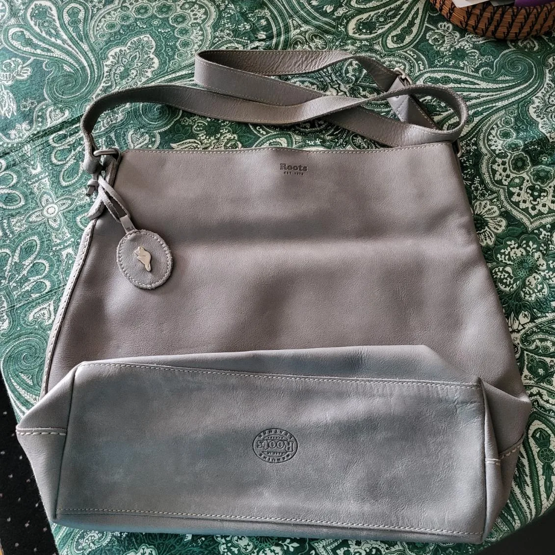 Roots Genuine Leather Crossbody Bag image indicator(4)