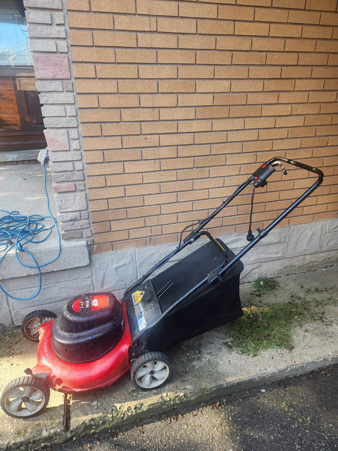 #freecycle - MTD 16"/12A Electric Lawn Mower - photo 2