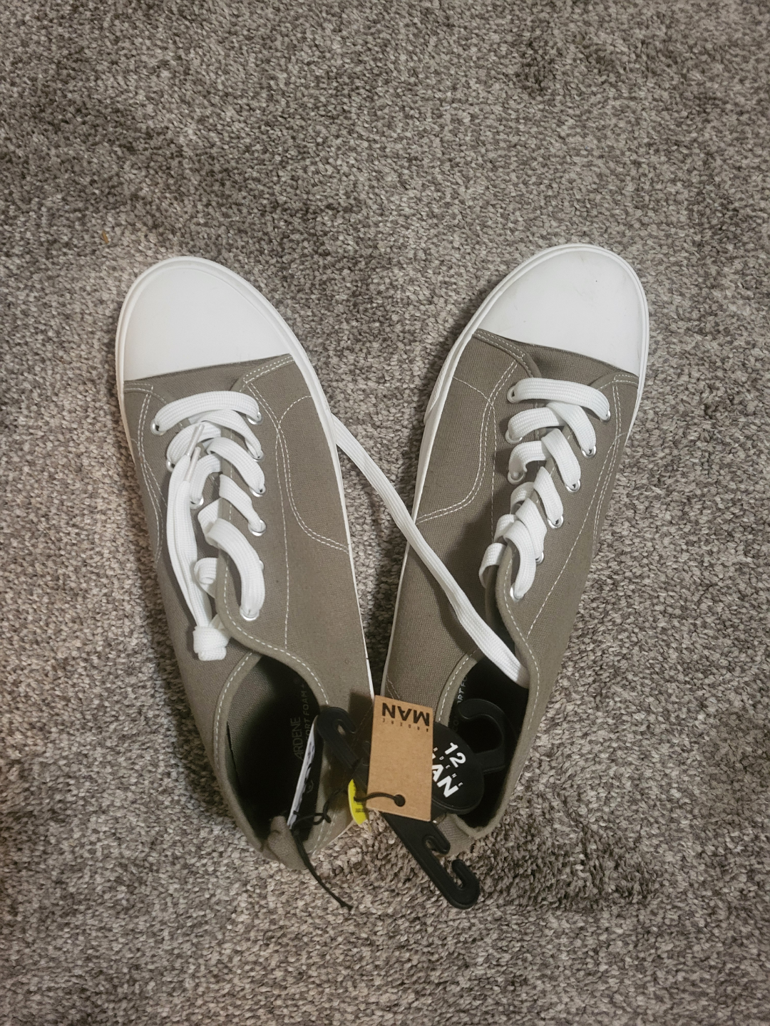 Ardene Men's Size 12 Canvas Sneakers