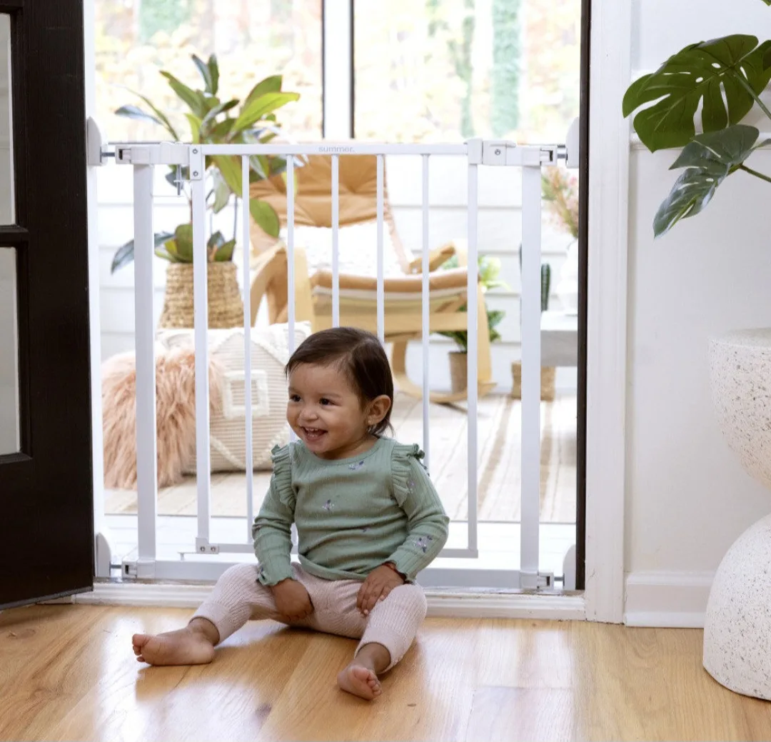 Summer by Ingenuity The Doorway 37W Series with Quad Cam-Lock image indicator(3)