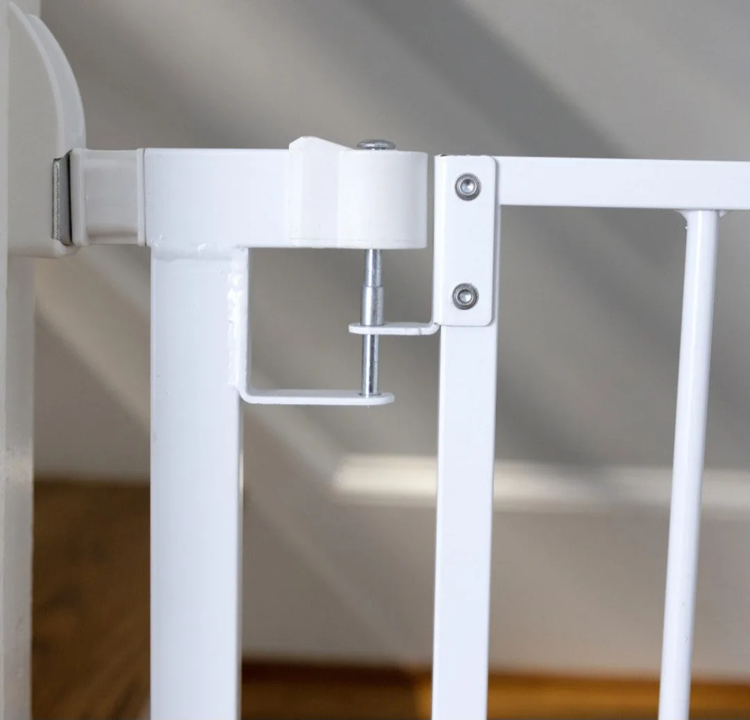 Summer by Ingenuity The Doorway 37W Series with Quad Cam-Lock image indicator(4)