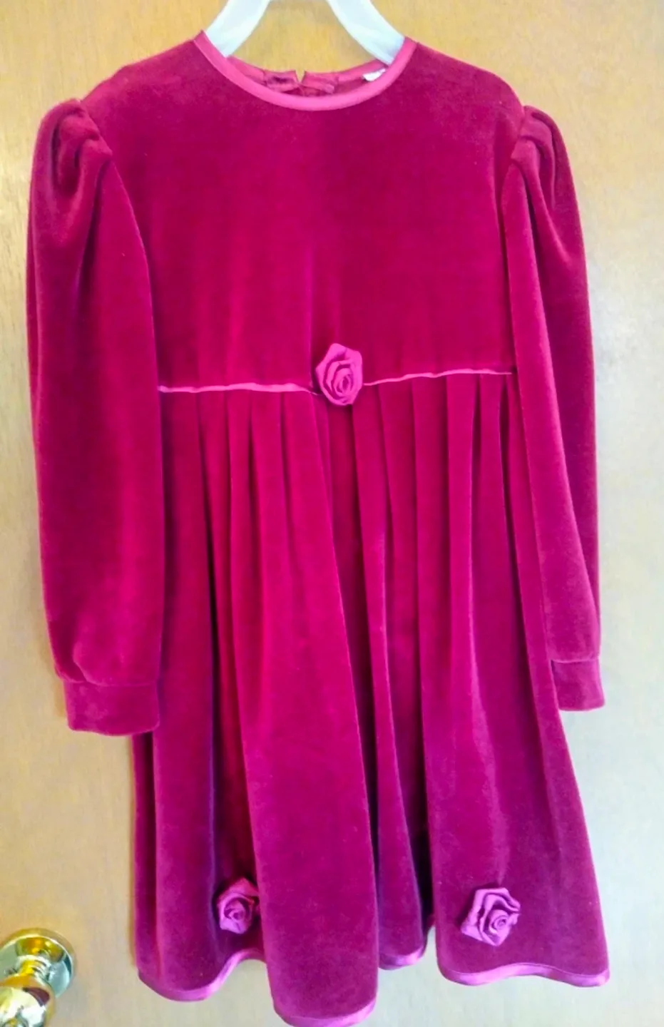 Girl's Red Velvet Dress image indicator(3)