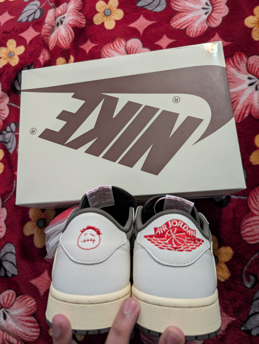 Travis Scott x Air Jordan 1 Low OG SP 'Reverse Mocha' - photo 3