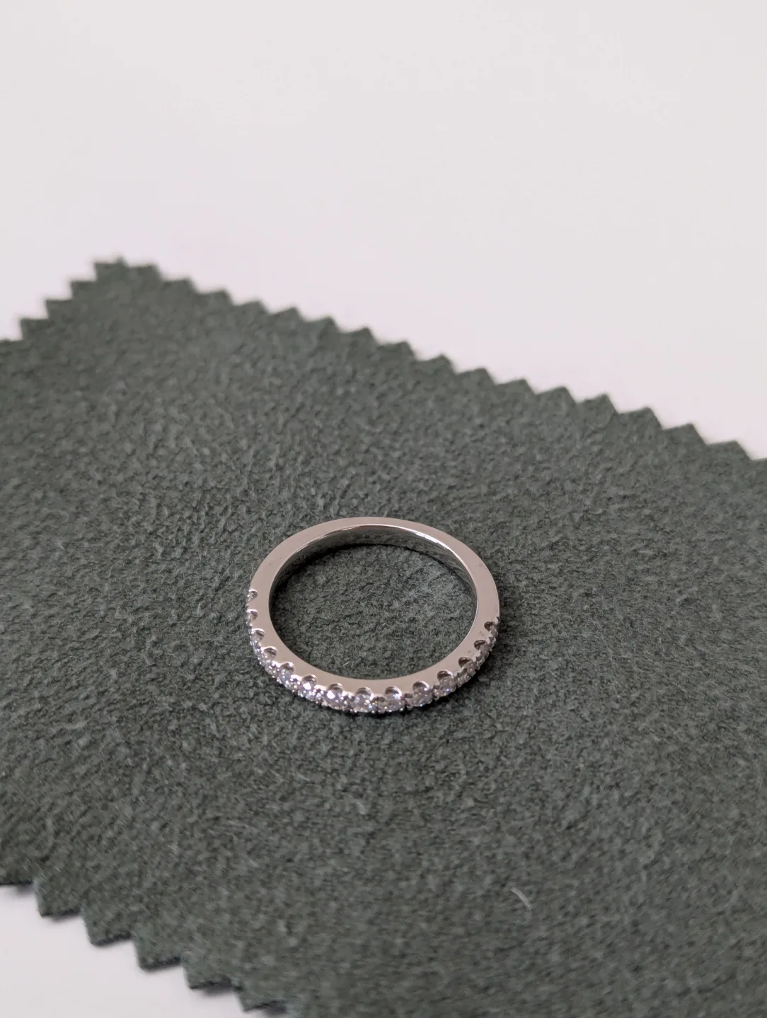 Moissanite Ring 925 sterling silver size 7 image indicator(2)