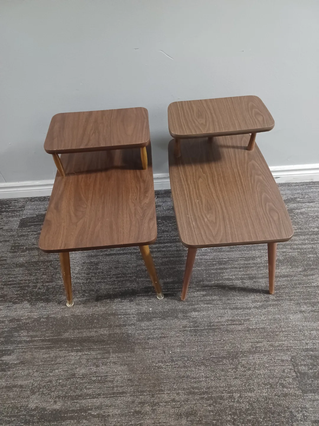 Mid-Century Modern Two-Tiered Nesting Tables image indicator(6)