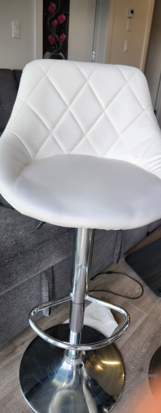 Pair of White PU Leather Bar Stools with Chrome Base - photo 4