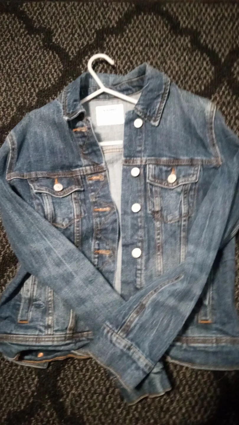 Old Navy Women's Denim Jacket thumbnail