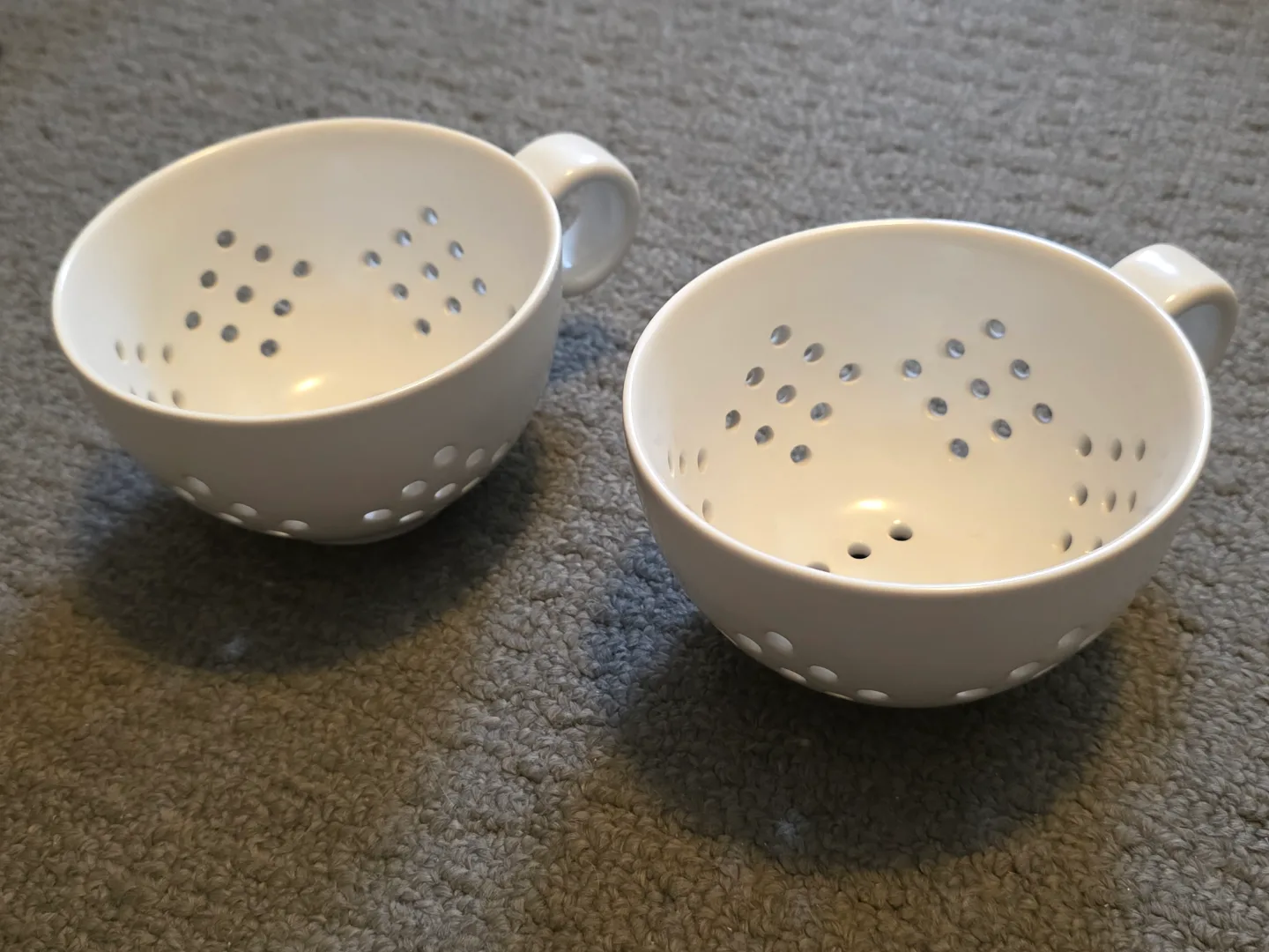 Crate&Barrel White Ceramic Colander Berry Cups image indicator(2)