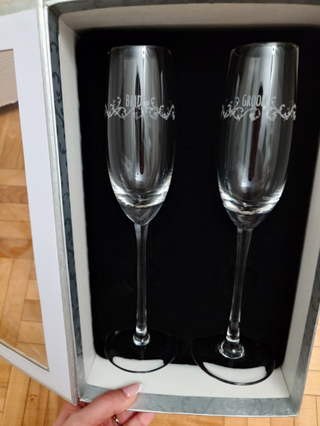 Wedding Champagne Flutes - Bride & Groom - photo 3