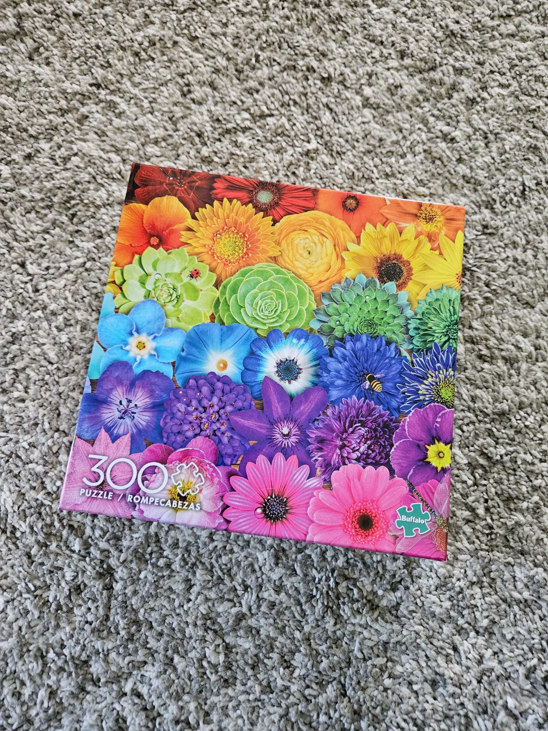 300 Piece Rainbow Flowers Puzzle thumbnail