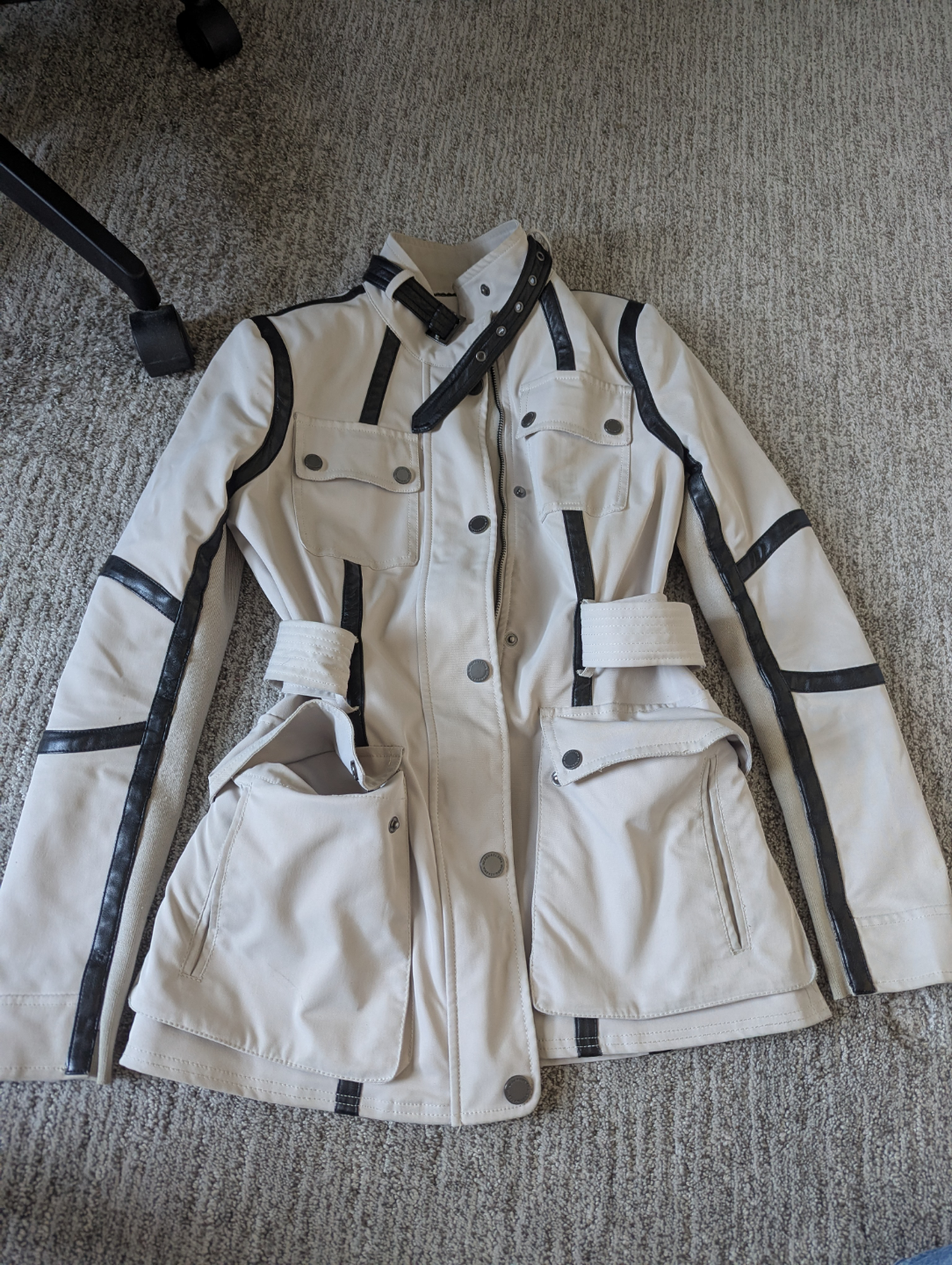 BCBGMAXAZRIA XS Beige Jacket