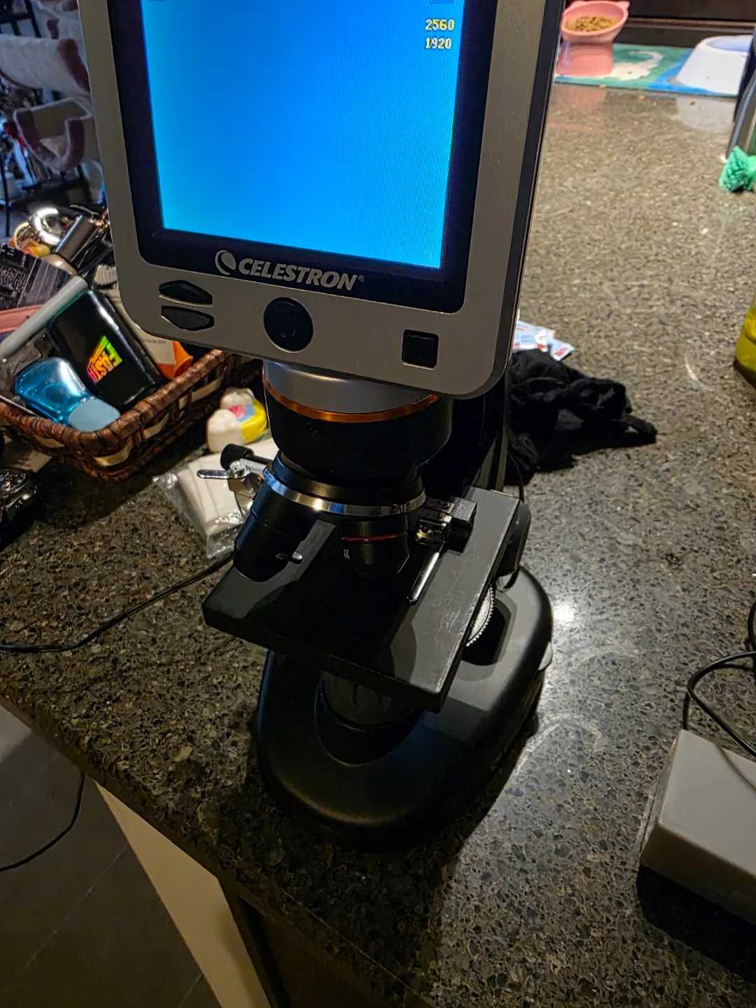 Celestron LCD Digital Microscope image indicator(2)