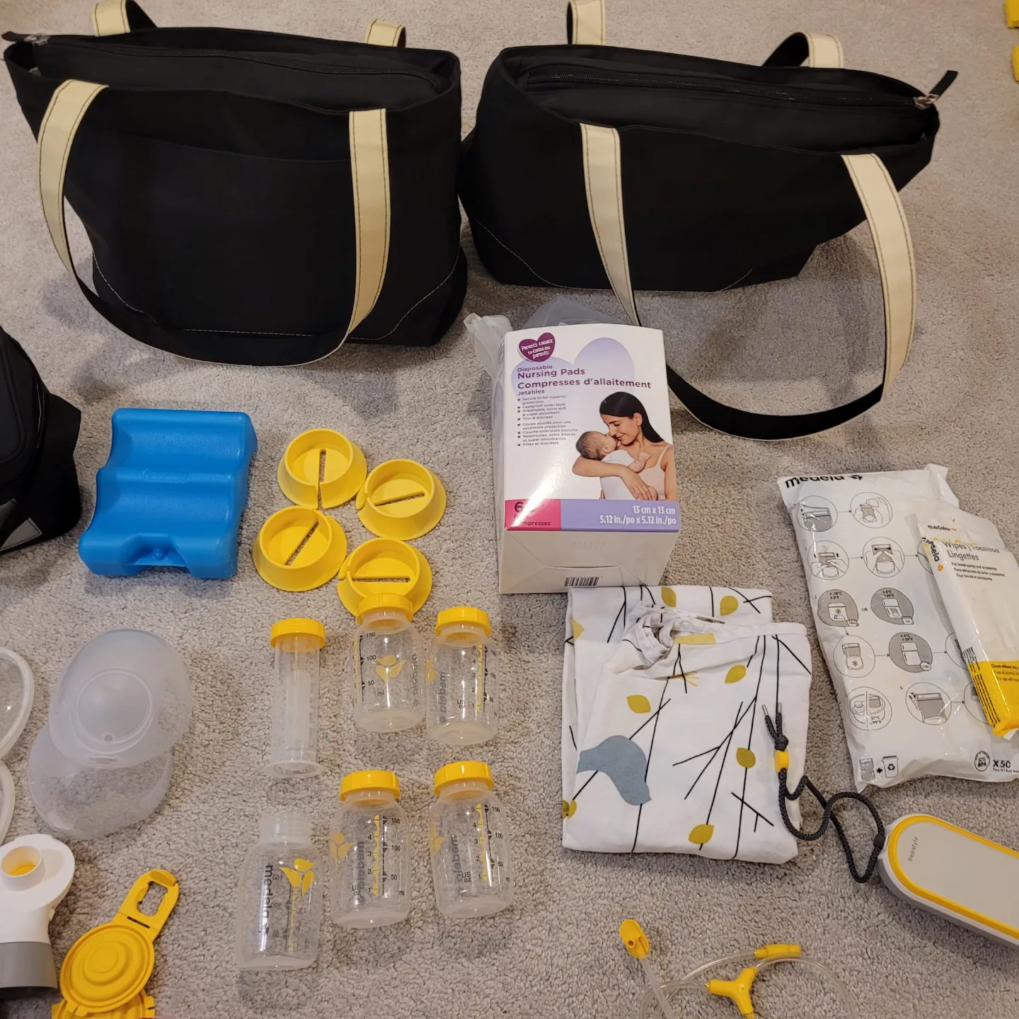 Medela Freestyle Double Electric Breast Pump with Accessories image indicator(7)