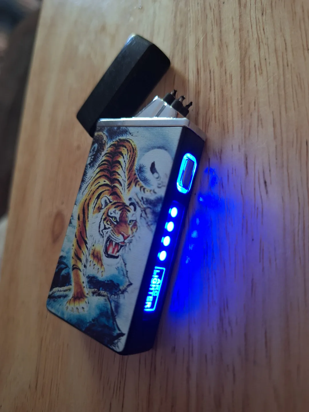 Rechargeable Plasma Lighter with Tiger Design image indicator(3)