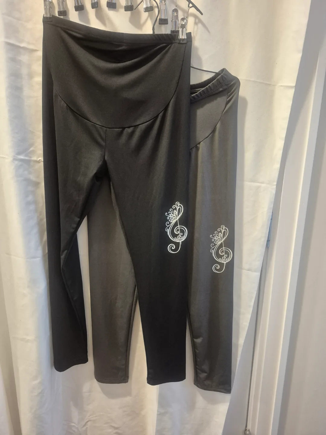 Two pairs of maternity leggings thumbnail
