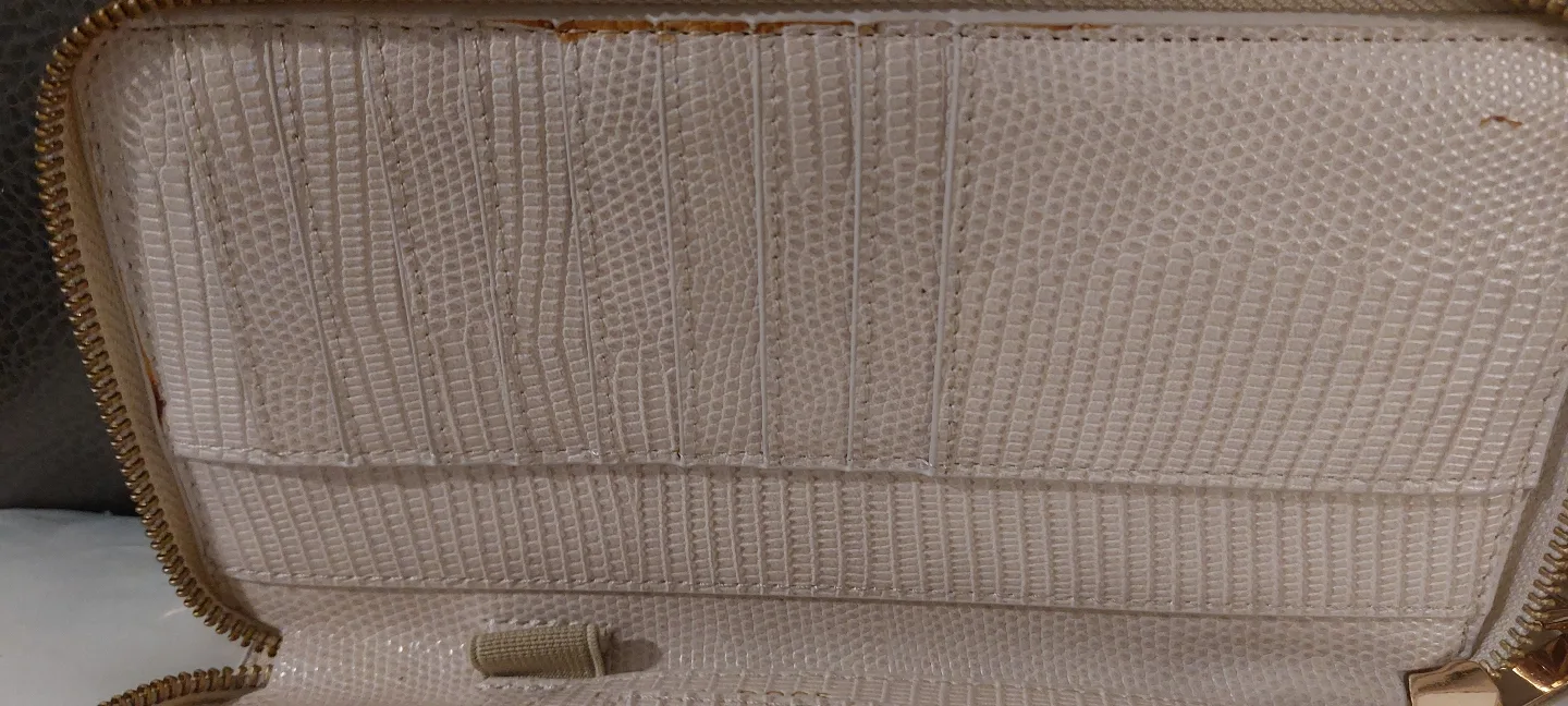 Love & Lore Crossbody Wallet image indicator(8)