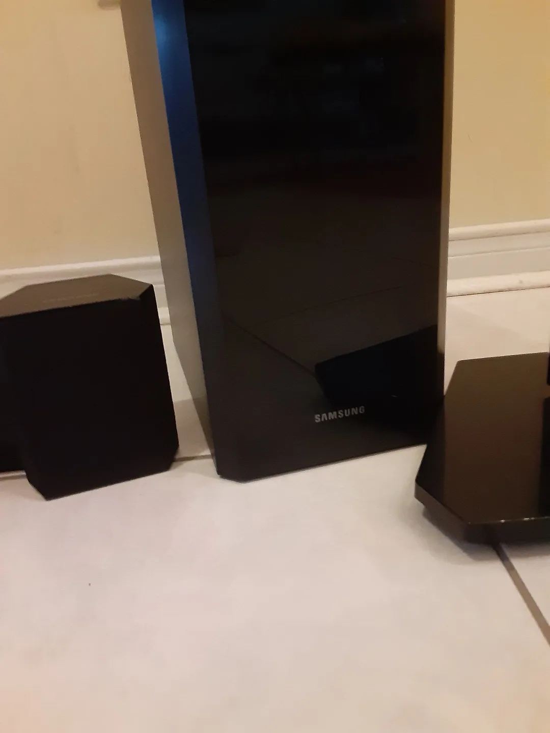 Samsung 5.1 Home Theatre  Speakers (total 7) image indicator(5)