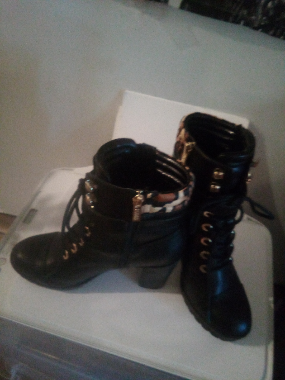GUESS Black and Leopard Print Ankle Boots - photo 4