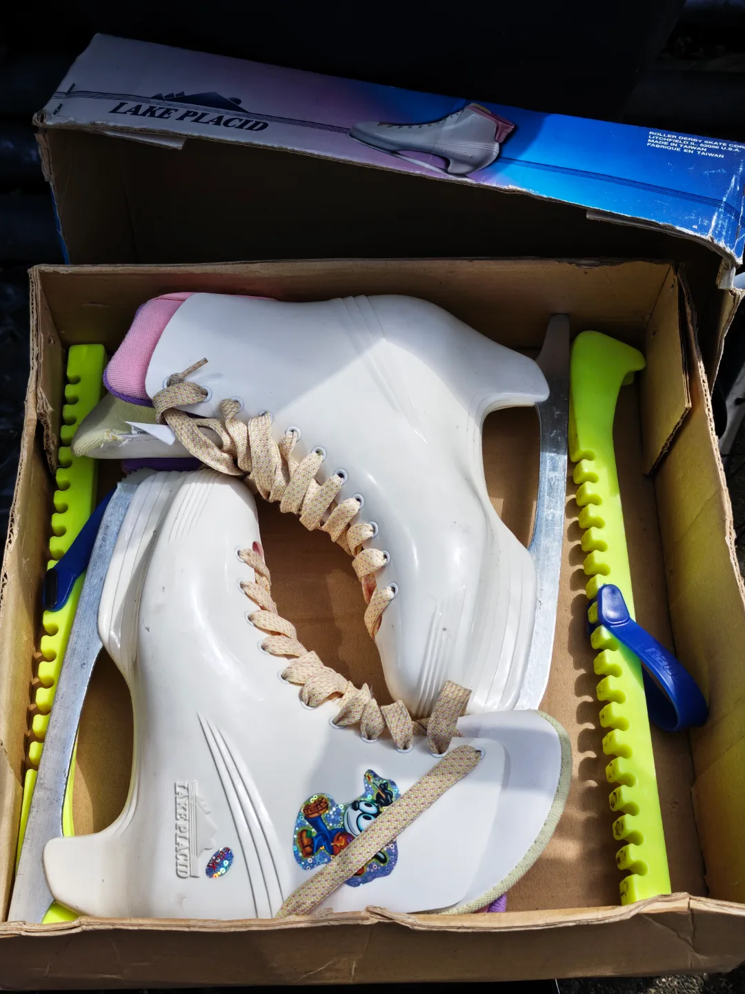 Lake Placid Figure Skates image indicator(2)