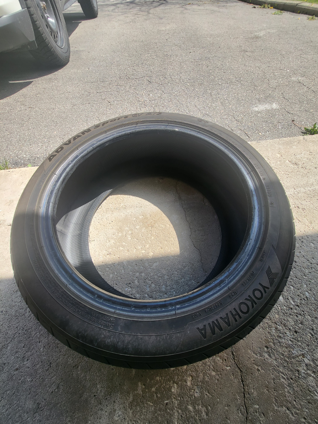 Used Yokohama Advan Sport Summer Tire - photo 4