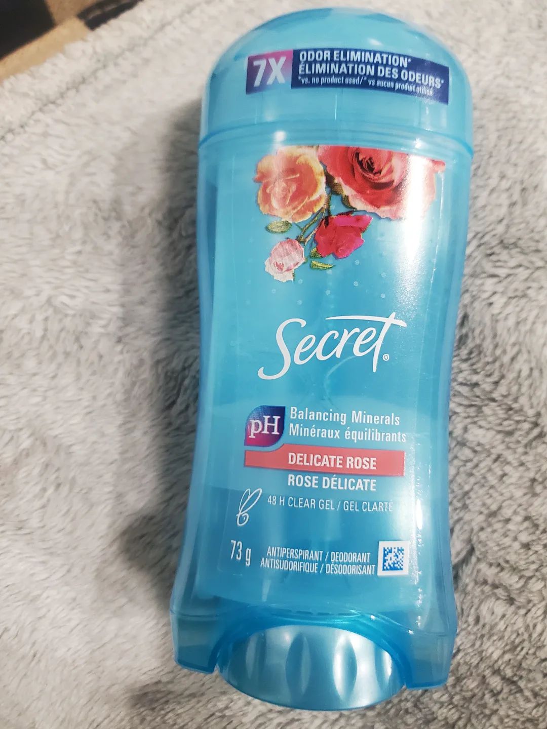 Secret Delicate Rose Antiperspirant/Deodorant thumbnail
