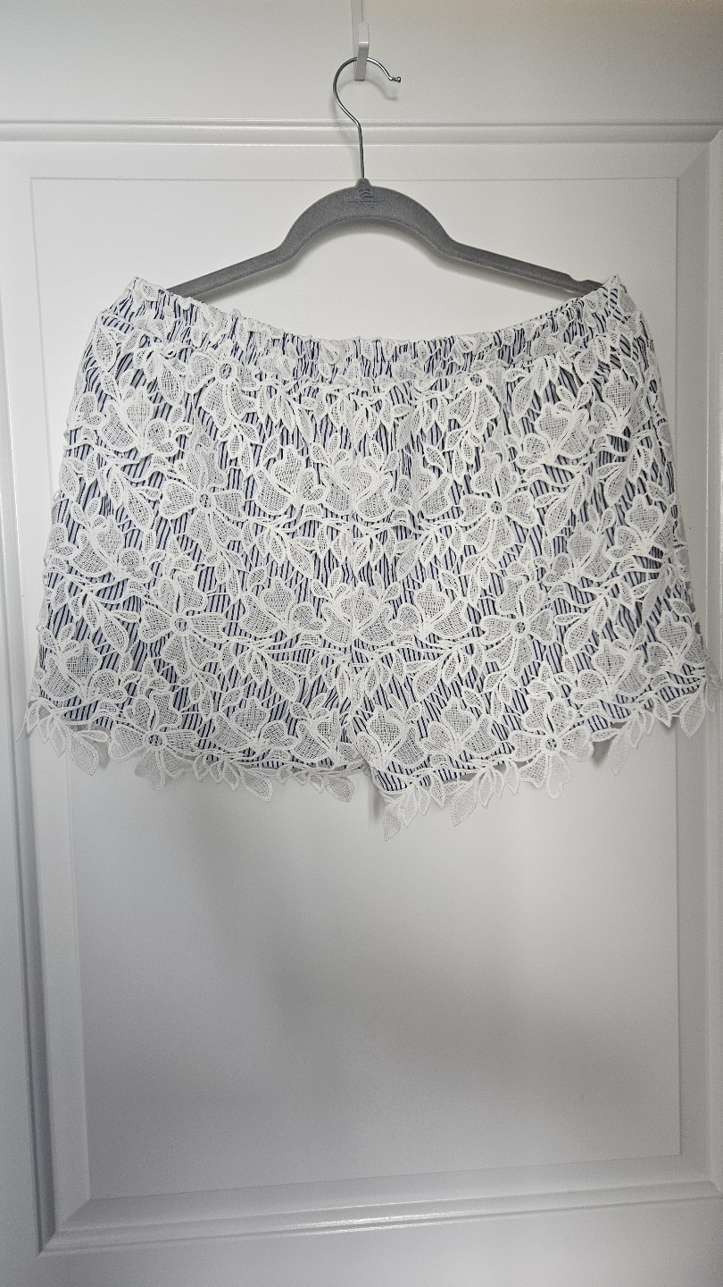 ADIVA Women's Size Medium White Lace Shorts - photo 5