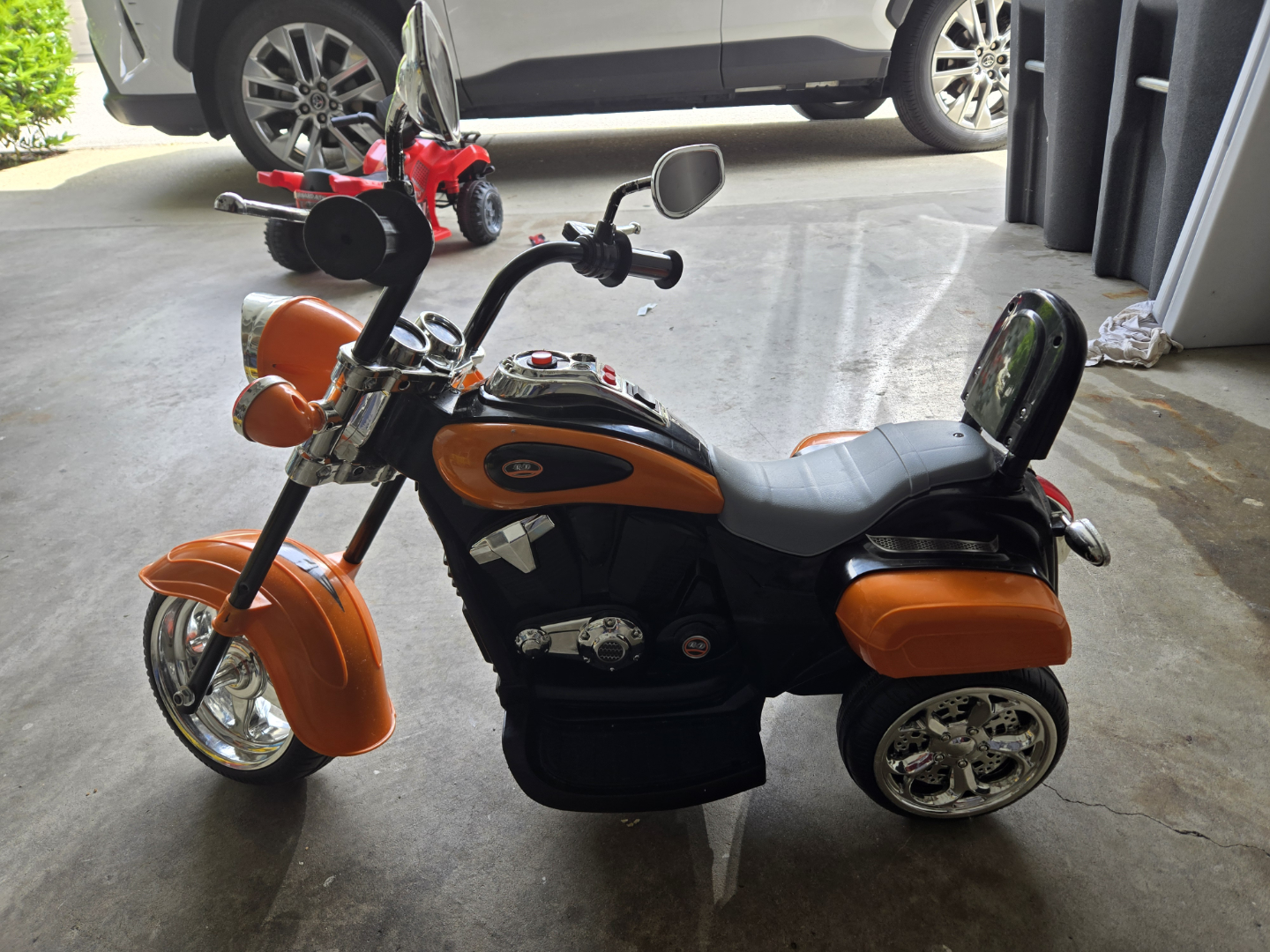 Kids' Electric Motorcycle Ride-On Toy - photo 4