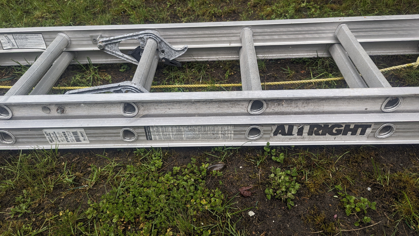 Pair of Al-Right 40ft Heavy-Duty Industrial Extension Ladders - photo 2