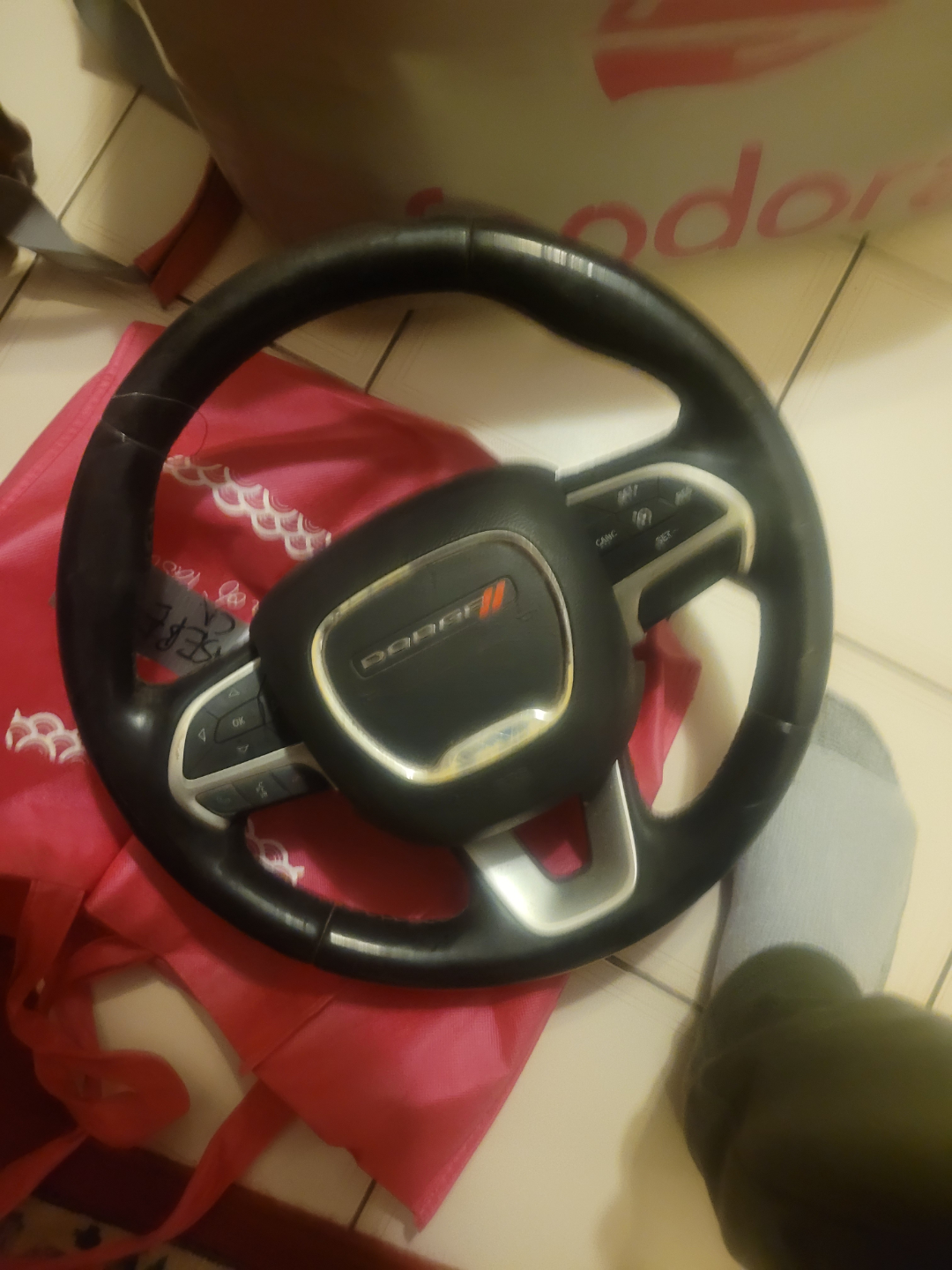2016Dodge Charger Steering Wheel & airbag - photo 2