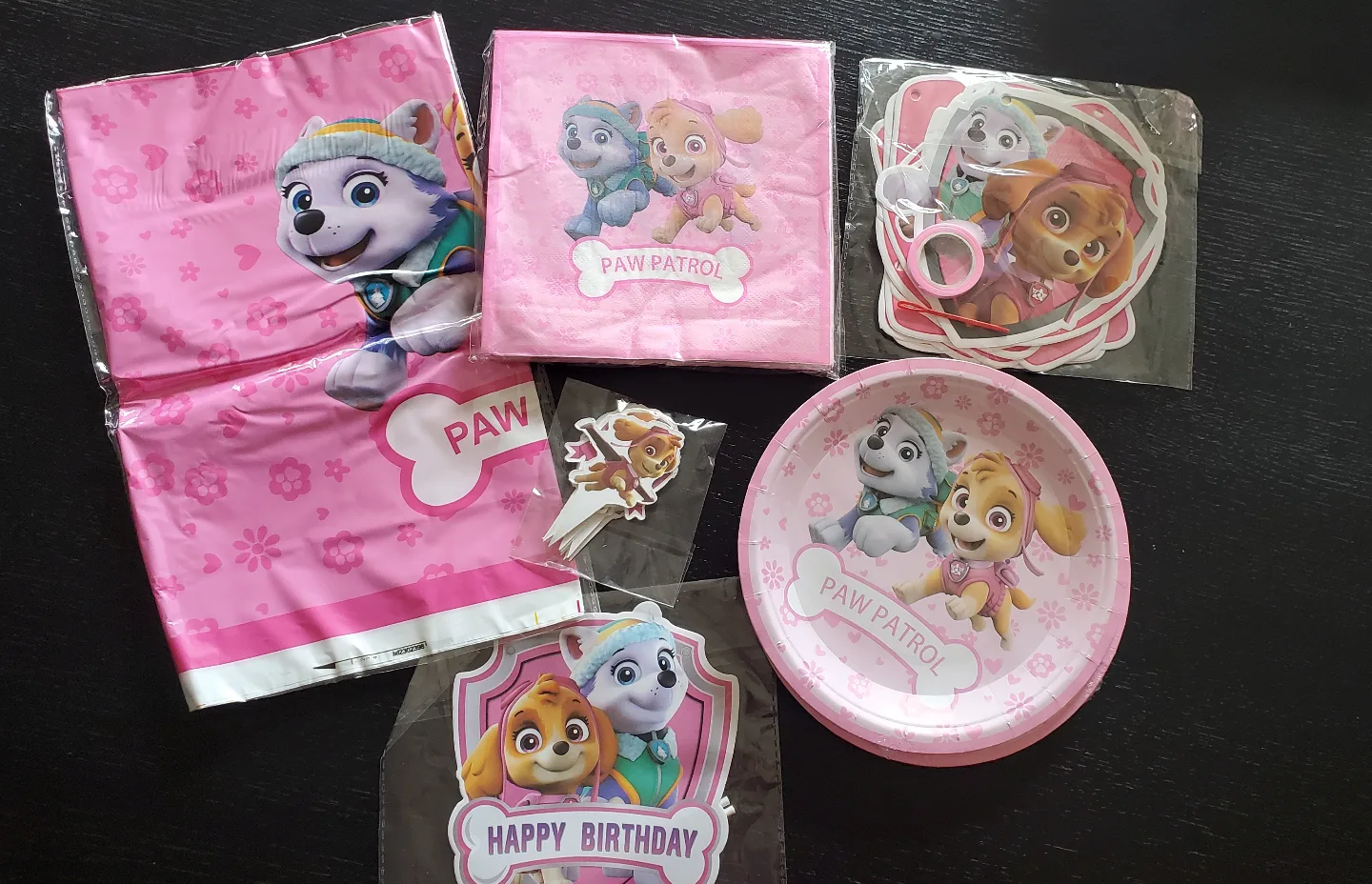 Skye and Everest Paw Patrol birthday party decorations image indicator(2)