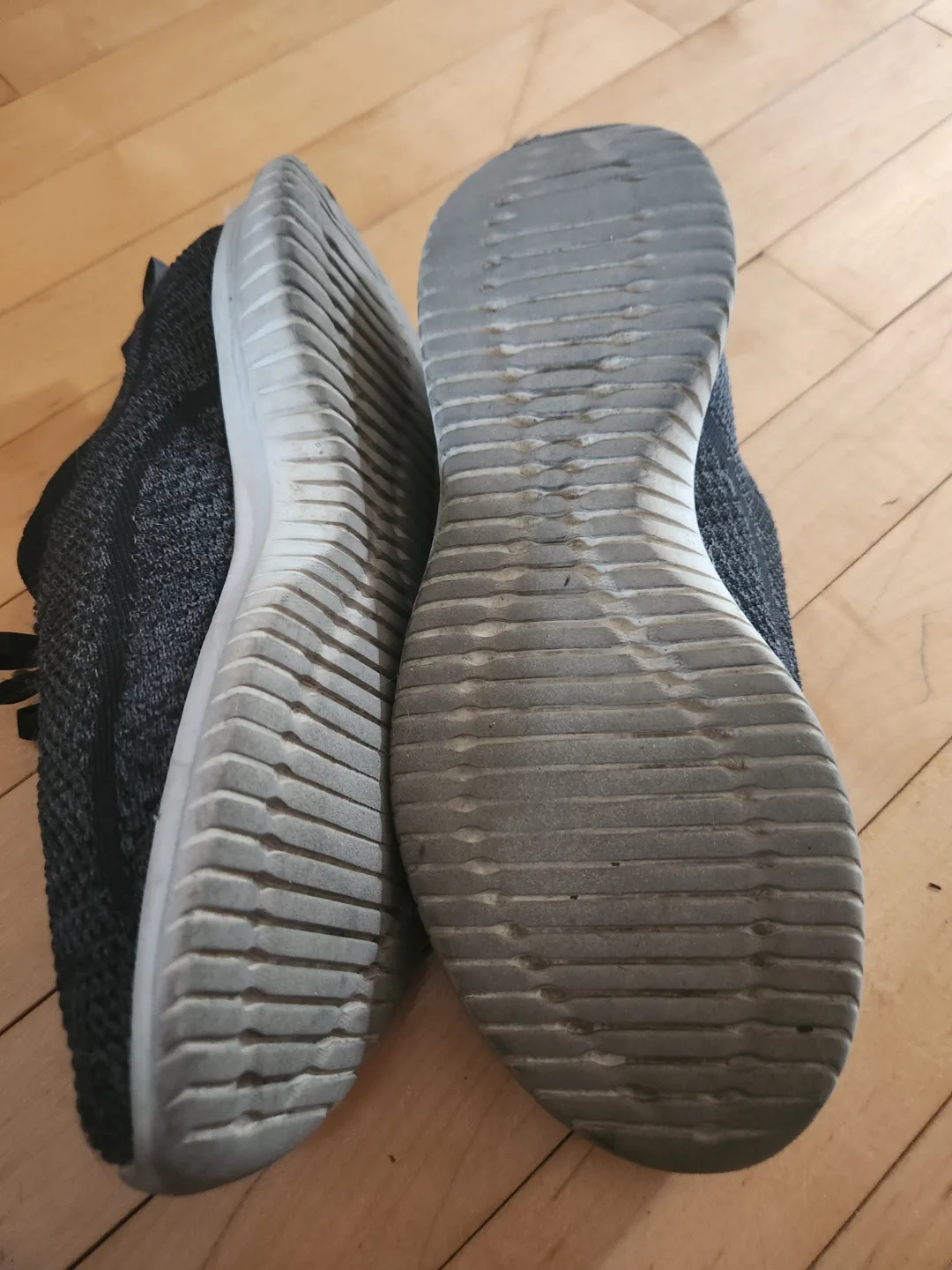 Skechers Knit Sneakers - Women's Size 10 #freecycle image indicator(2)