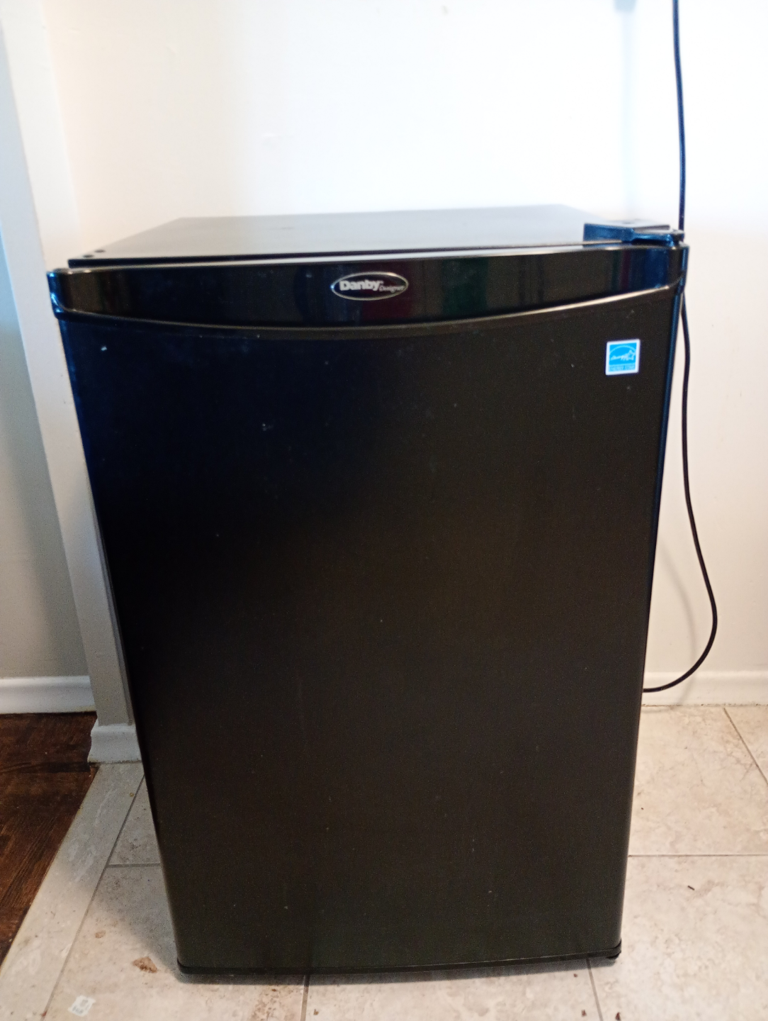 Danby 3.2 cu. ft. Compact Refrigerator - Black - photo 2
