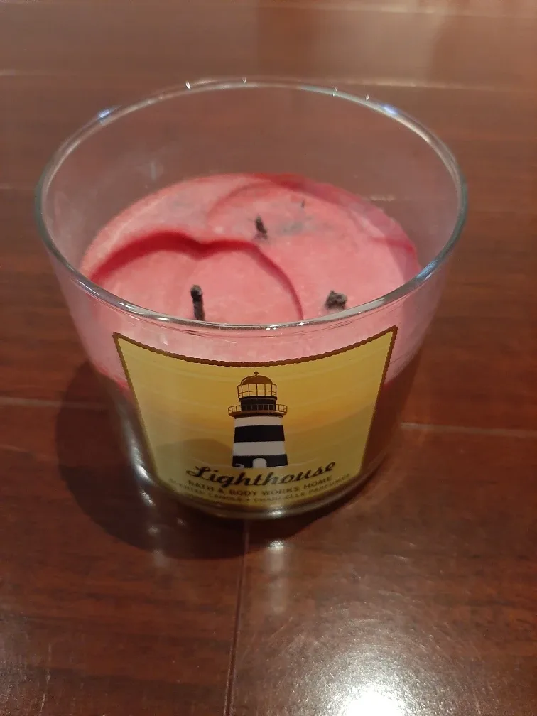 Bath & Body Works Lighthouse Scented Candle image indicator(2)