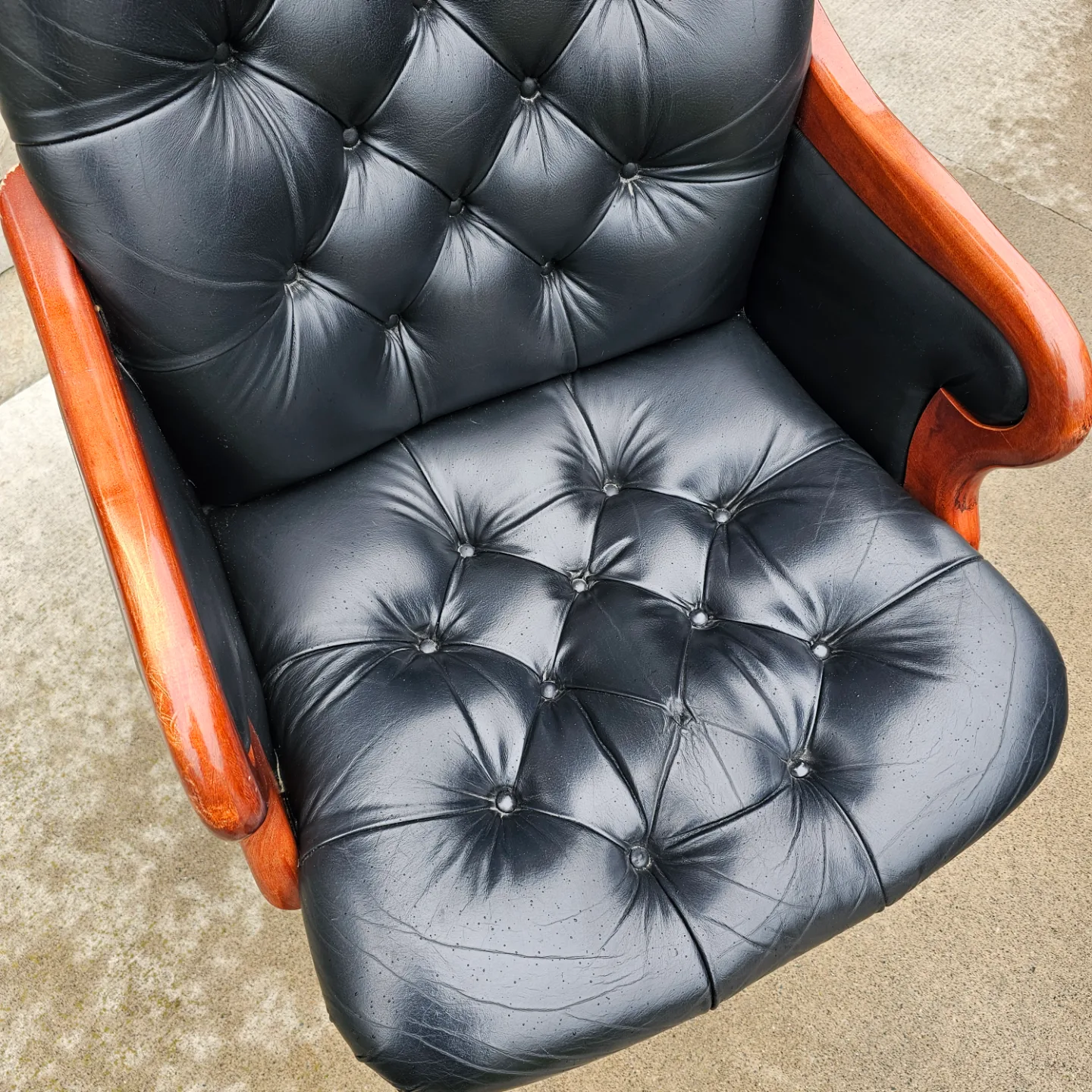 Executive Office Chair - Black Leather & Wood image indicator(4)