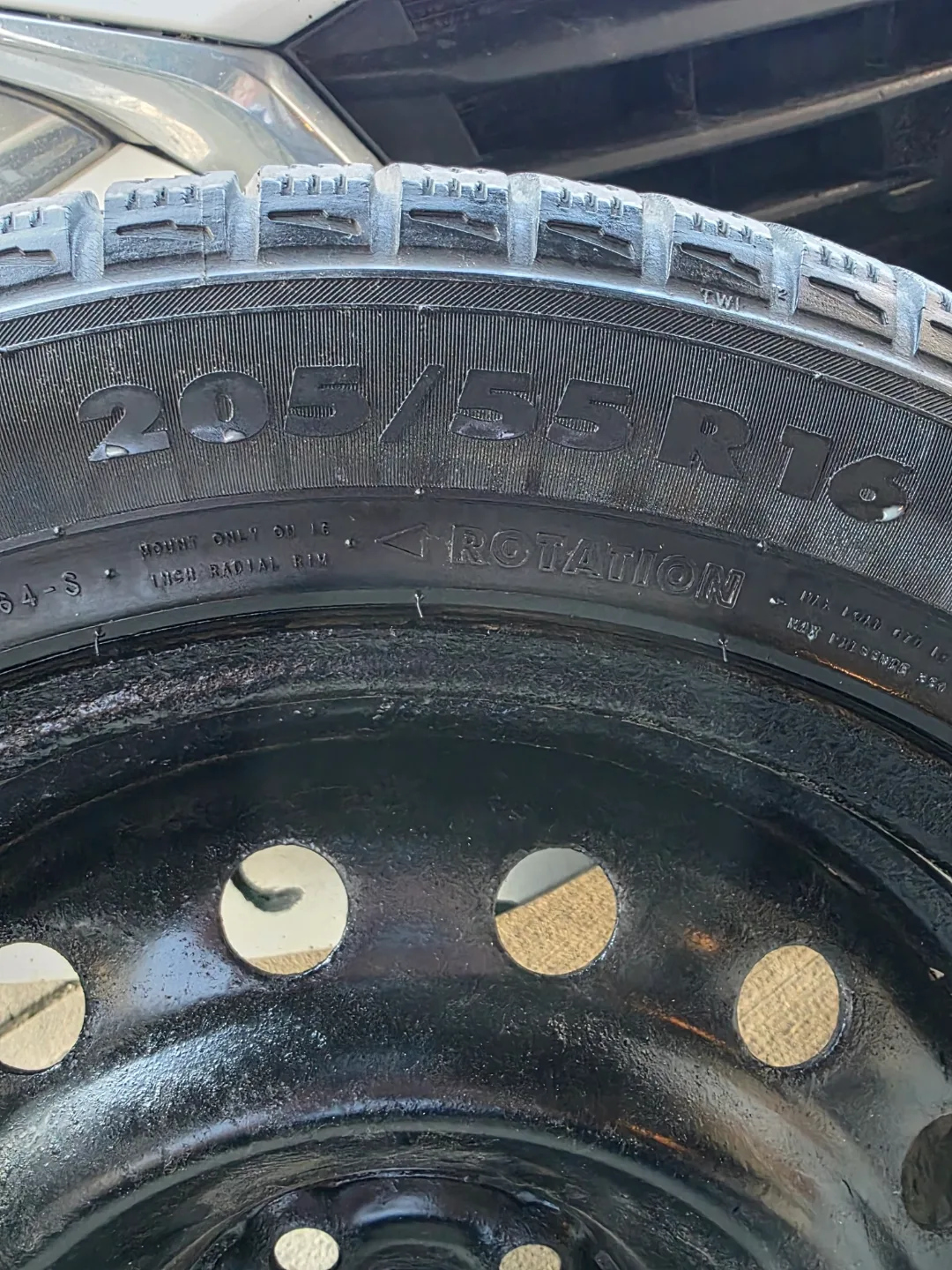Four Used Nokian Hakkapeliitta R2 Winter Tires on Steel Rims image indicator(4)