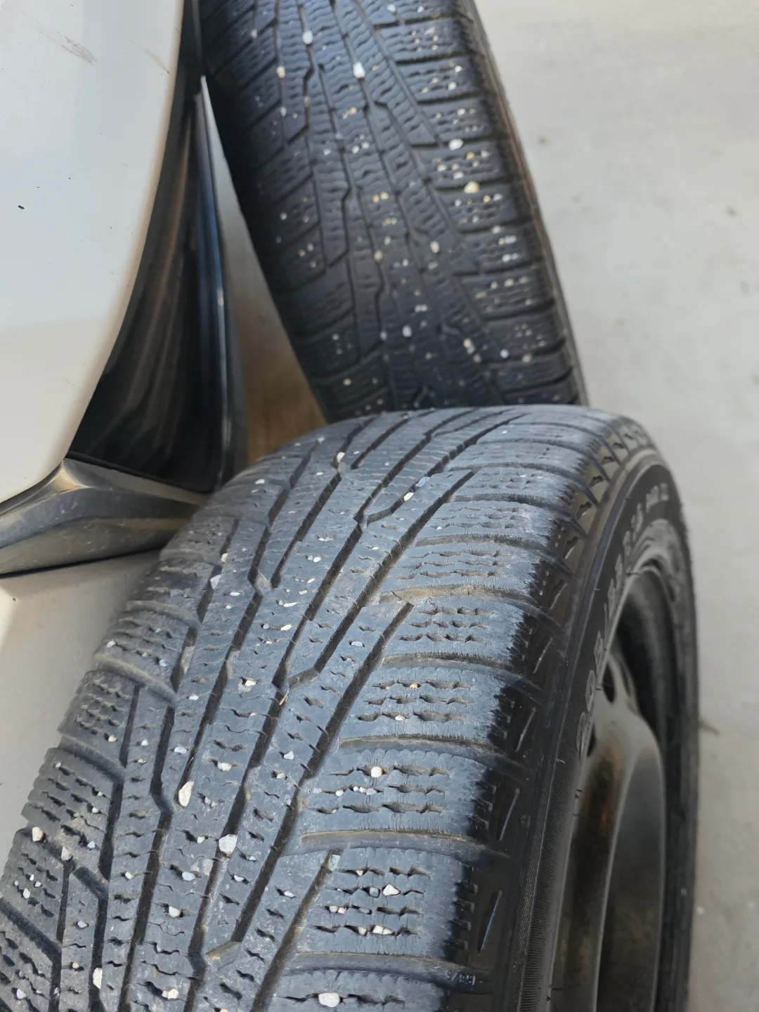 Four Used Nokian Hakkapeliitta R2 Winter Tires on Steel Rims image indicator(7)