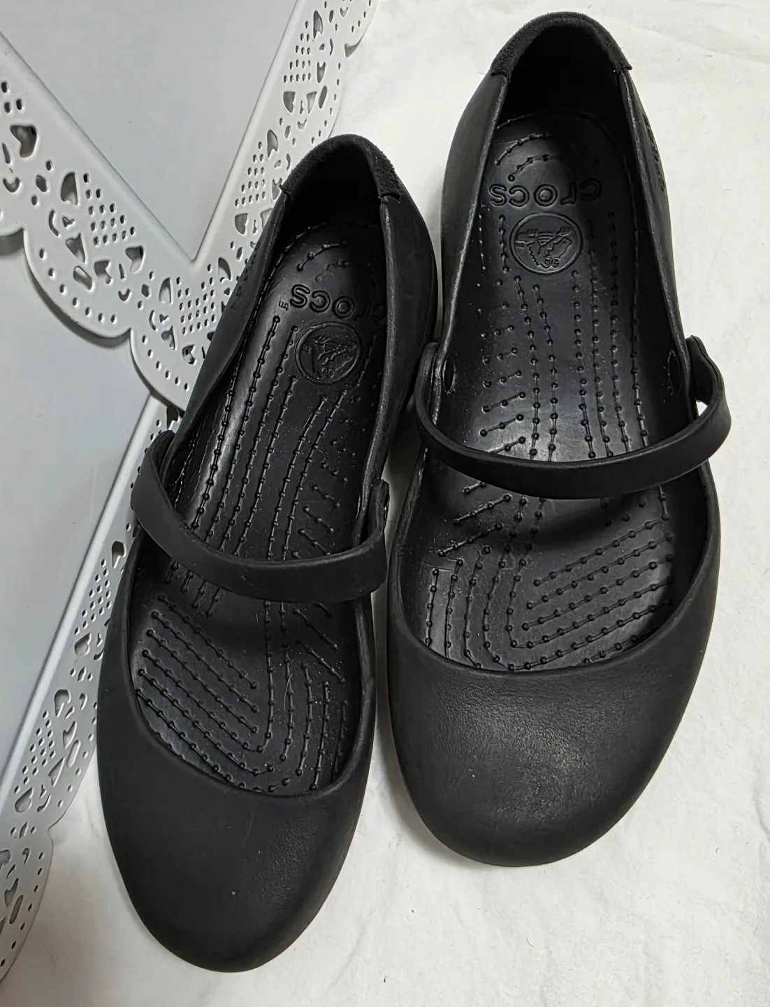 Ladies Croc shoes image indicator(2)