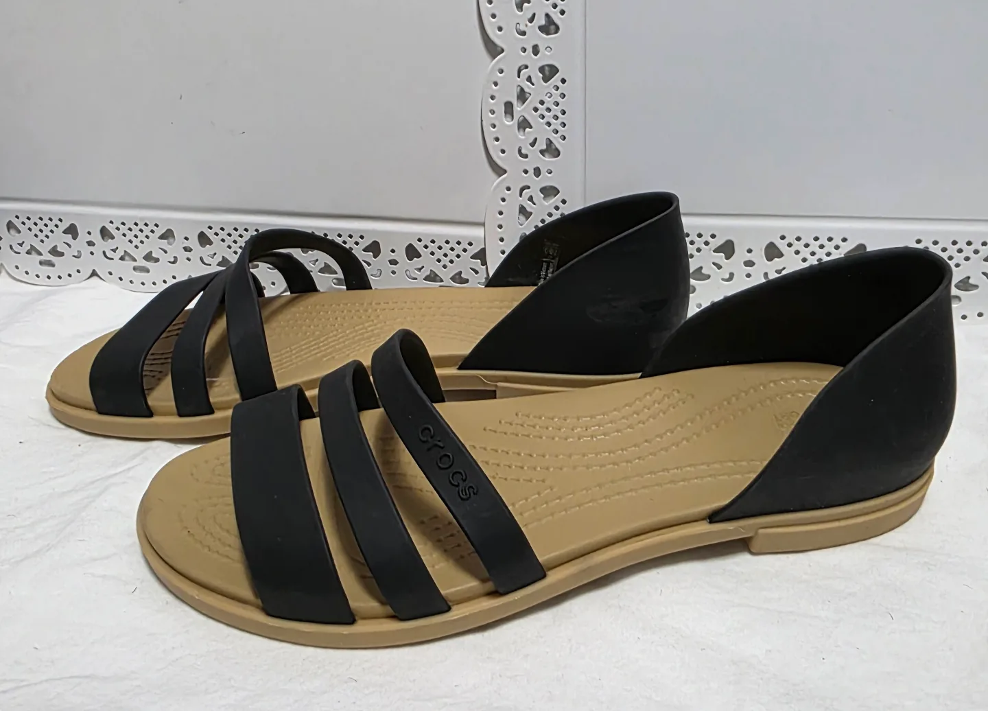 Ladies Croc shoes image indicator(3)