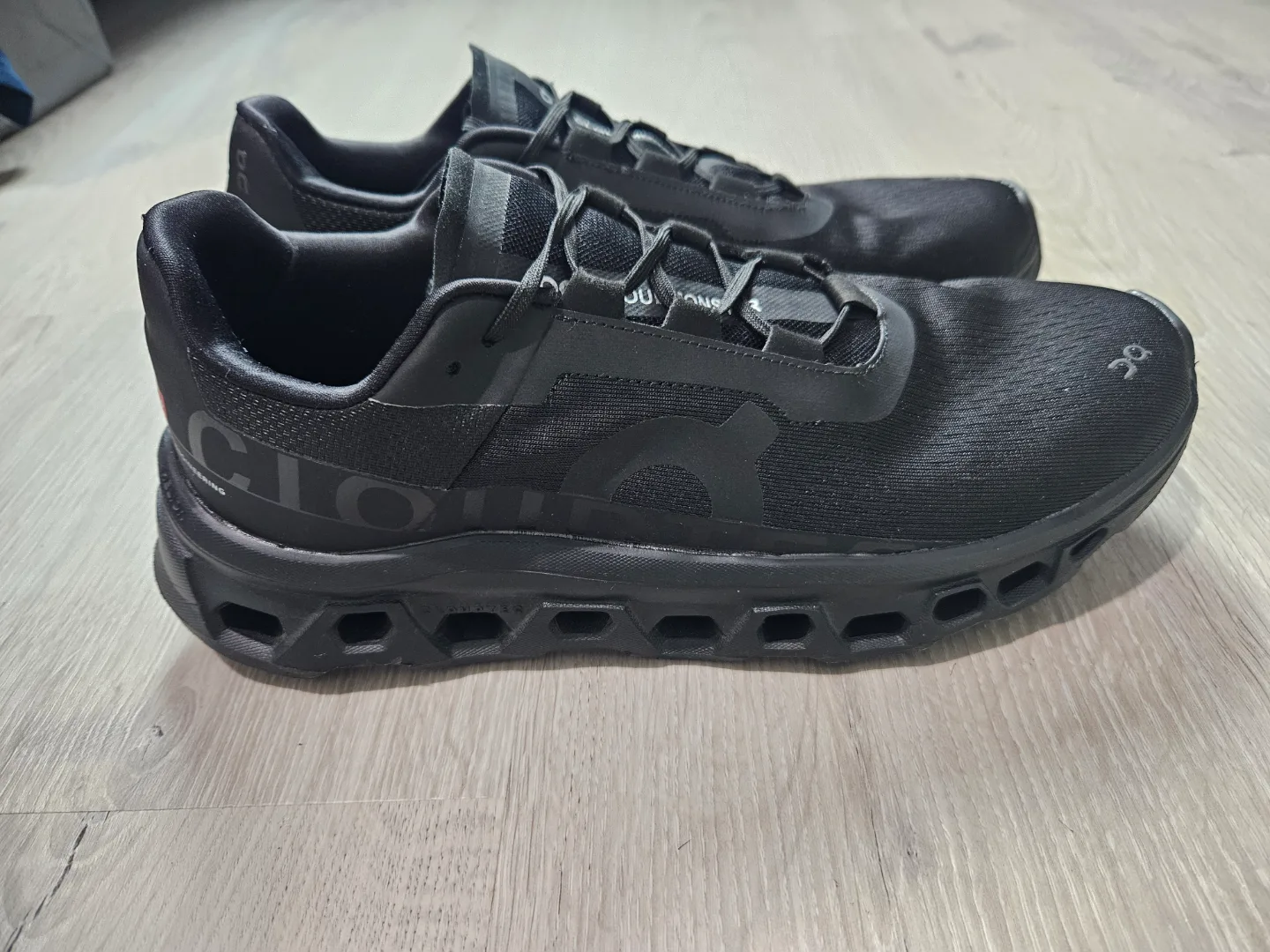 ON Cloudmonster running shoes thumbnail