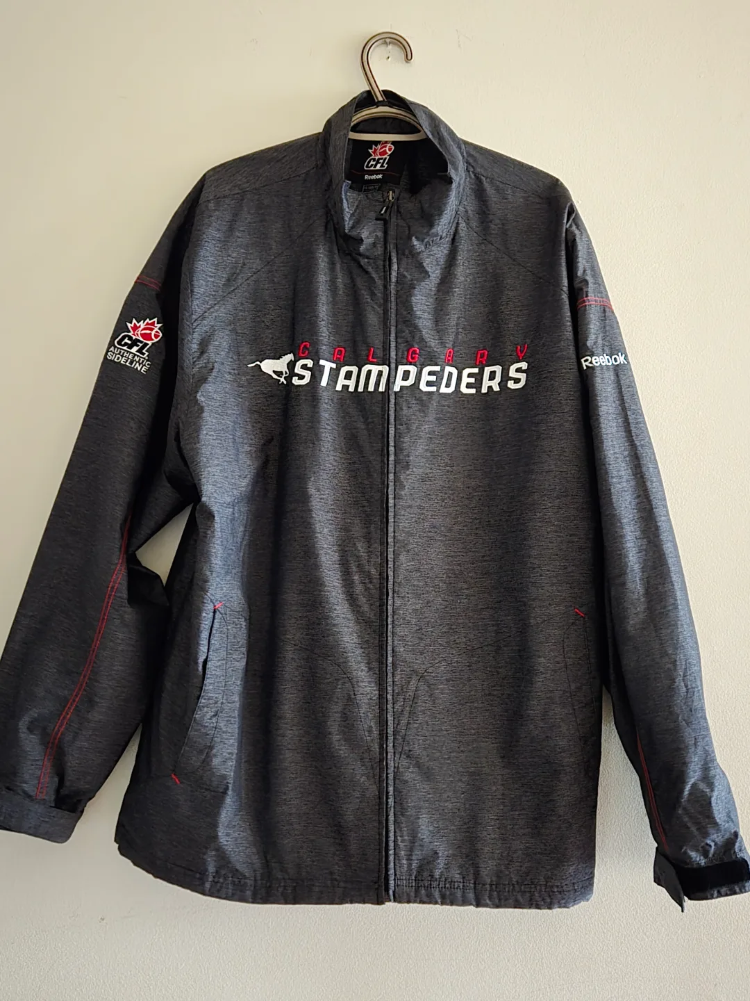 Calgary Stampeders Adidas & Reebok Jackets - Size Large thumbnail