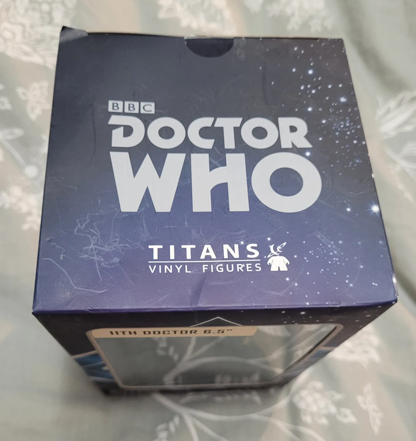 Doctor Who 11th Doctor 6.5" Titan Vinyl Figure with Comic Book image indicator(3)