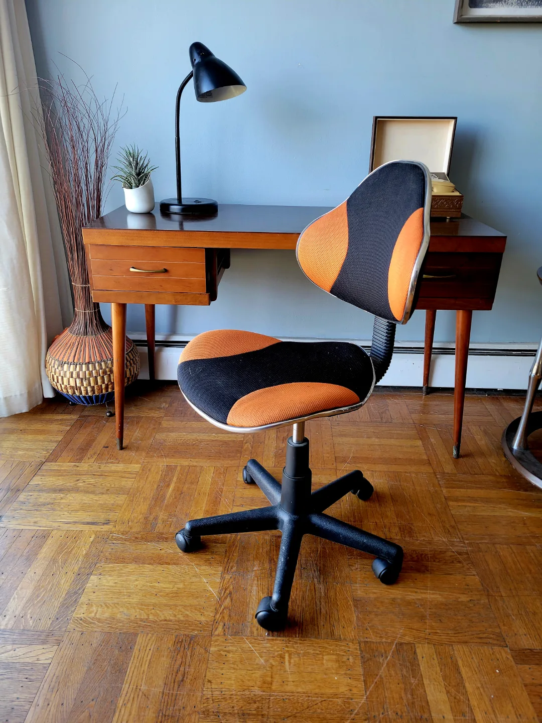 Hight Adjustable Rolling Task Chair thumbnail
