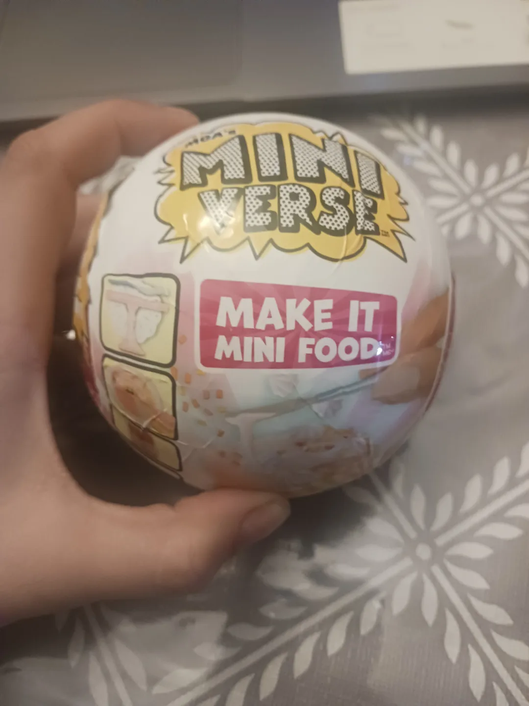 🧡 NEW Miniverse Make It Mini Food Surprise Ball image indicator(3)